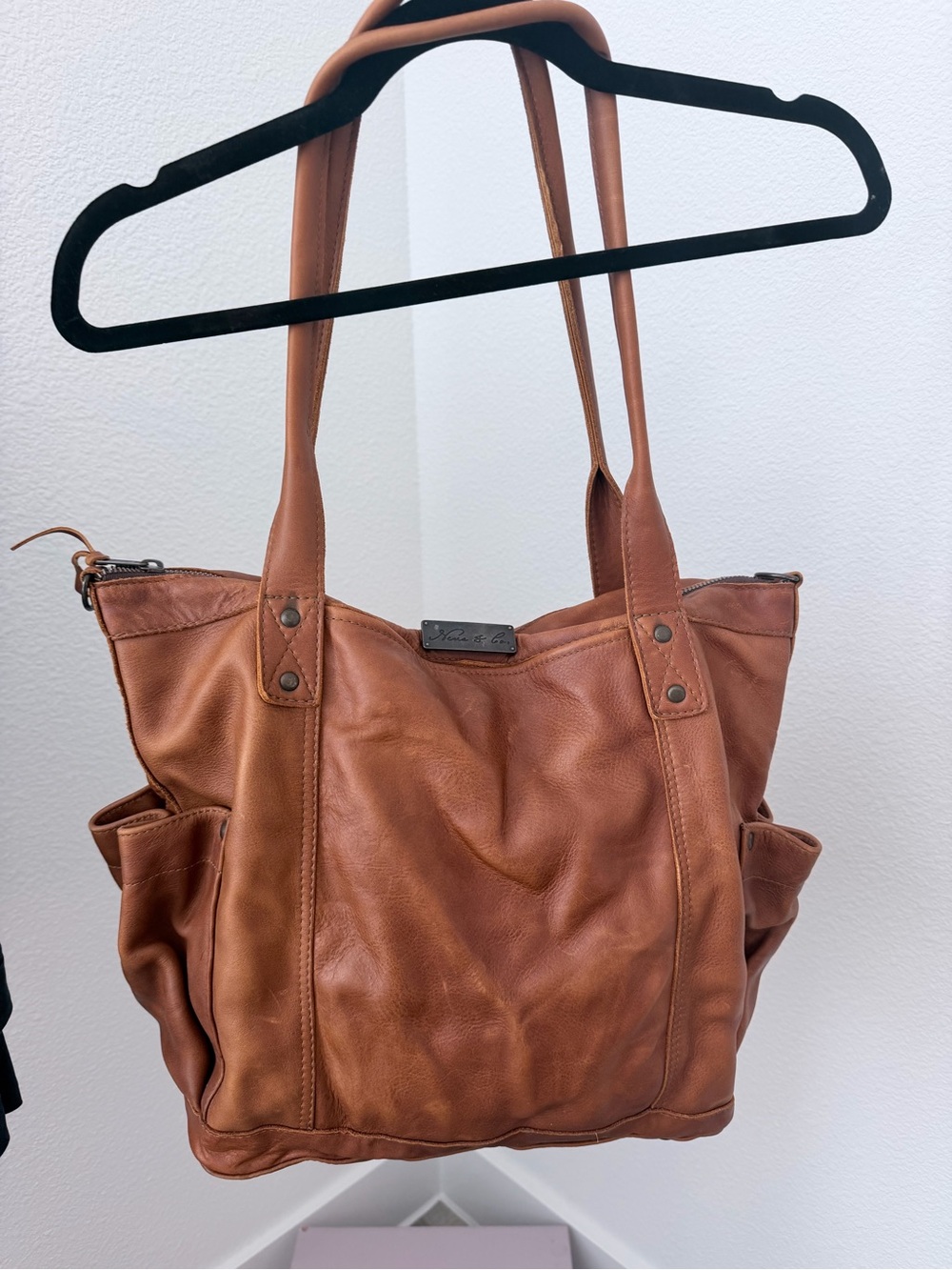 Nena & Co. Classic Leather Tote Bag in Cognac Brown
